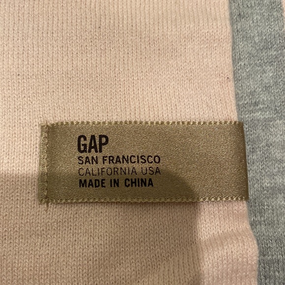 Cozy Pink/Gray Gap Scarf - Very Soft!! - Picture 2 of 4